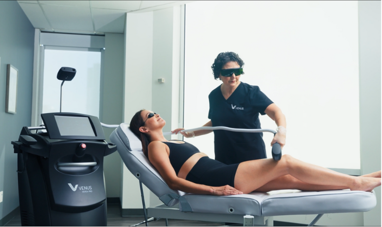 Épilation Définitive
L’épilation laser cible la mélanine des follicules pileux, réduisant durablement la repousse des poils.
En savoir plus
    En savoir plus