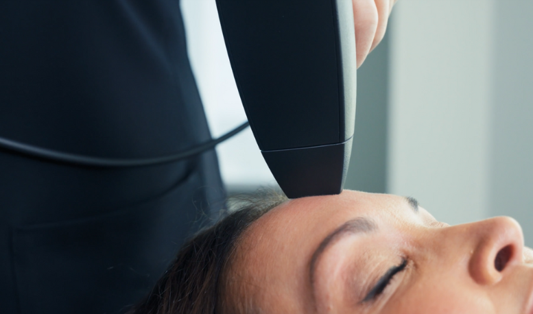 Laser Nanofractionnel
Traitement précis qui réduit cicatrices, pores, rougeurs et rides, tout en améliorant texture et fermeté du visage.
   En savoir plus